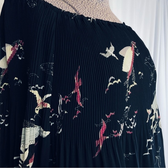 Wilfred Aritzia Off Shoulder Black Cropped Boho Blouse Top Small Dark Romantic - Picture 5 of 15